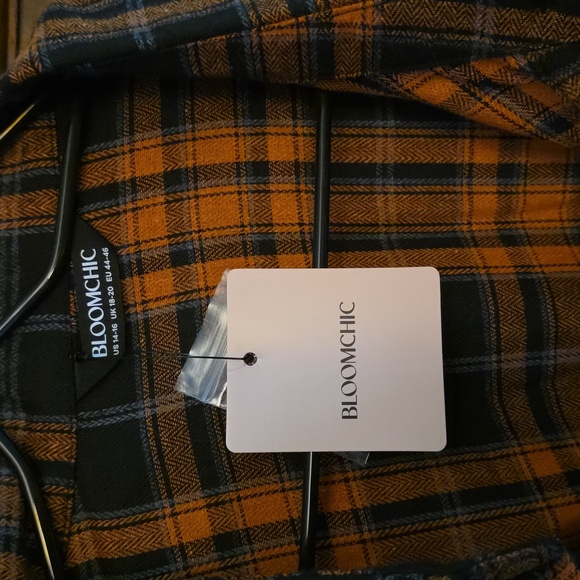 BloomChic NWT Corset Style Flannel Button Down - Picture 3 of 4